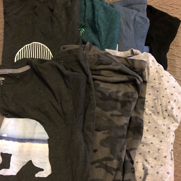 🌷 2/$25 Bundle of 7 Boys Tees - Picture 2 of 9